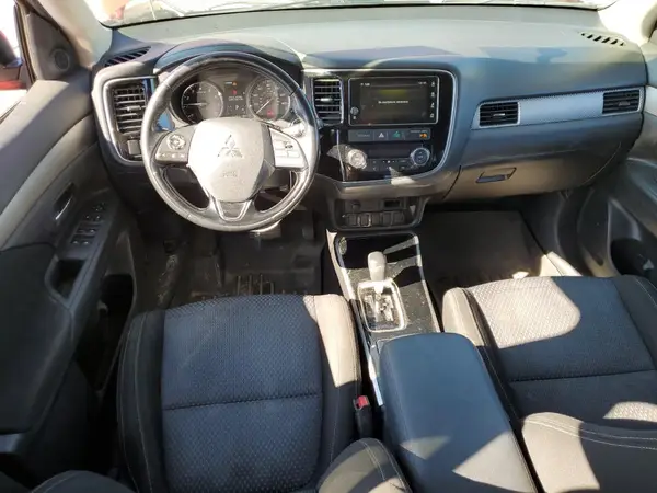 JA4AZ3A30HZ026426 2017 MITSUBISHI OUTLANDER - Image 8