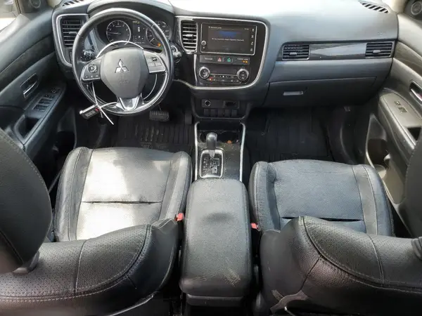 JA4AZ3A30HZ028953 2017 MITSUBISHI OUTLANDER - Image 8