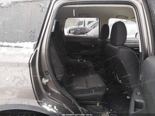 JA4AZ3A30HZ031027 2017 MITSUBISHI OUTLANDER - Image 8