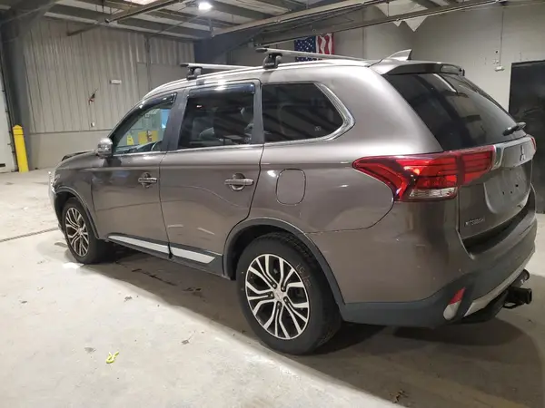JA4AZ3A30HZ031853 2017 MITSUBISHI OUTLANDER - Image 2