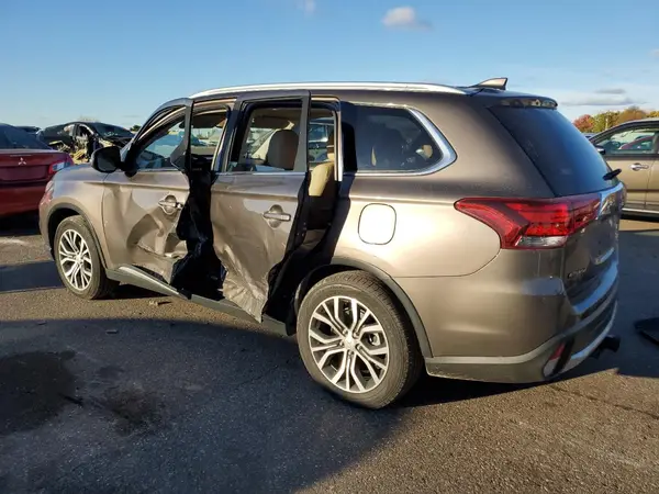 JA4AZ3A30HZ034820 2017 MITSUBISHI OUTLANDER - Image 2