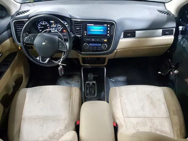 JA4AZ3A30HZ040715 2017 MITSUBISHI OUTLANDER - Image 8