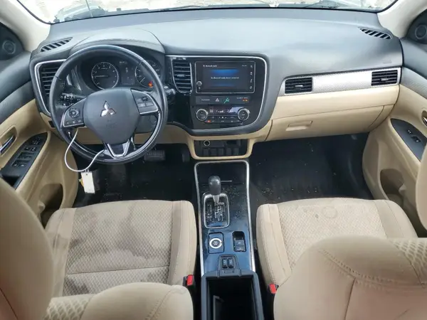 JA4AZ3A30HZ050404 2017 MITSUBISHI OUTLANDER - Image 8