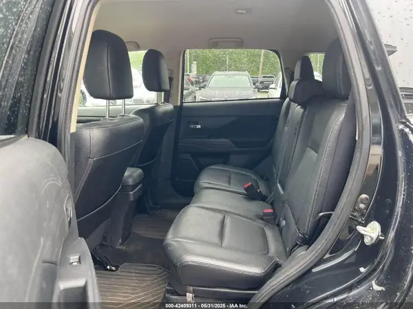 JA4AZ3A30HZ050662 2017 MITSUBISHI OUTLANDER - Image 8
