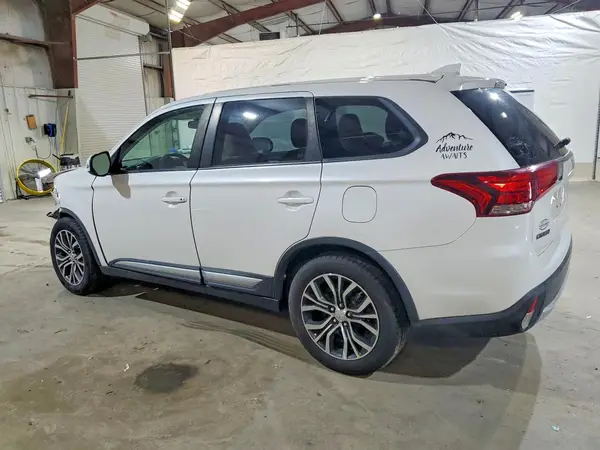 JA4AZ3A30HZ050855 2017 MITSUBISHI OUTLANDER - Image 2