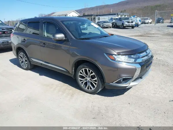 JA4AZ3A30HZ052105 2017 MITSUBISHI OUTLANDER - Image 1