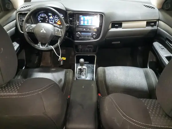 JA4AZ3A30HZ052587 2017 MITSUBISHI OUTLANDER - Image 8