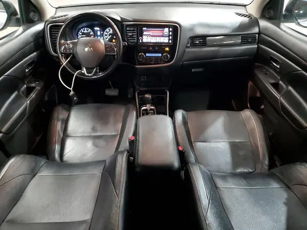 JA4AZ3A30HZ056705 2017 MITSUBISHI OUTLANDER - Image 8