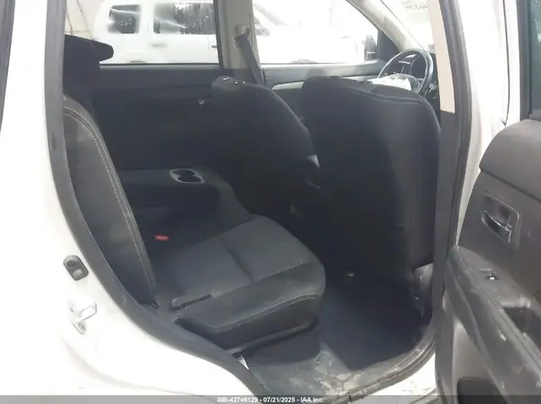 JA4AZ3A30HZ057806 2017 MITSUBISHI OUTLANDER - Image 8