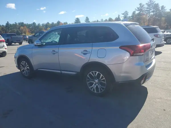 JA4AZ3A30HZ062116 2017 MITSUBISHI OUTLANDER - Image 2