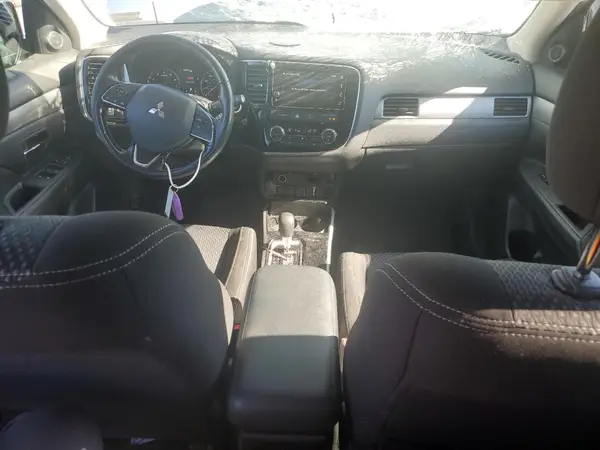 JA4AZ3A30HZ062116 2017 MITSUBISHI OUTLANDER - Image 8