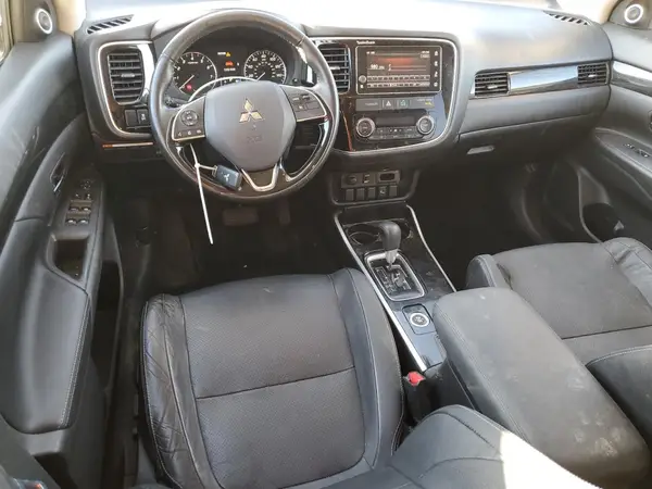 JA4AZ3A30HZ069809 2017 MITSUBISHI OUTLANDER - Image 8
