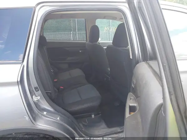 JA4AZ3A30JJ001224 2018 MITSUBISHI OUTLANDER - Image 8
