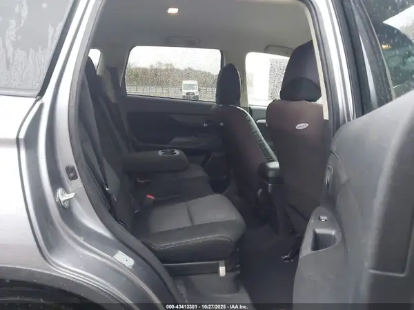 JA4AZ3A30JJ003443 2018 MITSUBISHI OUTLANDER - Image 8