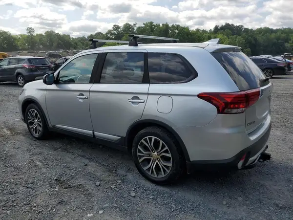 JA4AZ3A30JJ004608 2018 MITSUBISHI OUTLANDER - Image 2