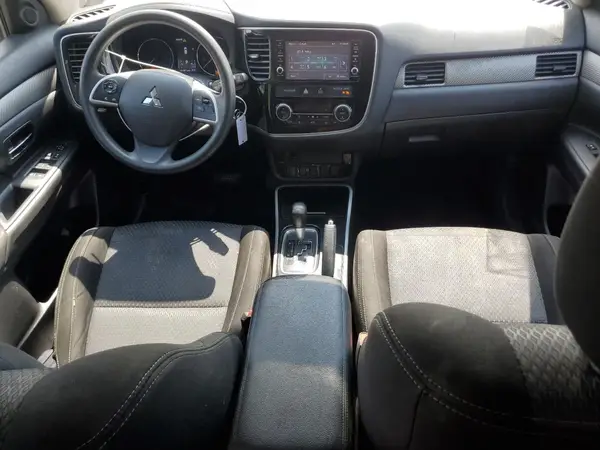 JA4AZ3A30JJ004608 2018 MITSUBISHI OUTLANDER - Image 8