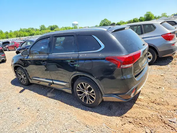 JA4AZ3A30JJ005922 2018 MITSUBISHI OUTLANDER - Image 2
