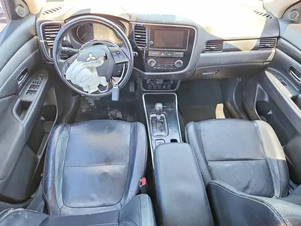 JA4AZ3A30JJ005922 2018 MITSUBISHI OUTLANDER - Image 8
