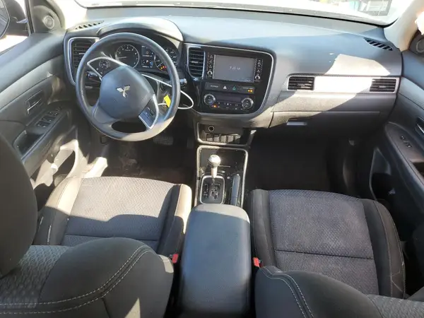 JA4AZ3A30JJ006214 2018 MITSUBISHI OUTLANDER - Image 8