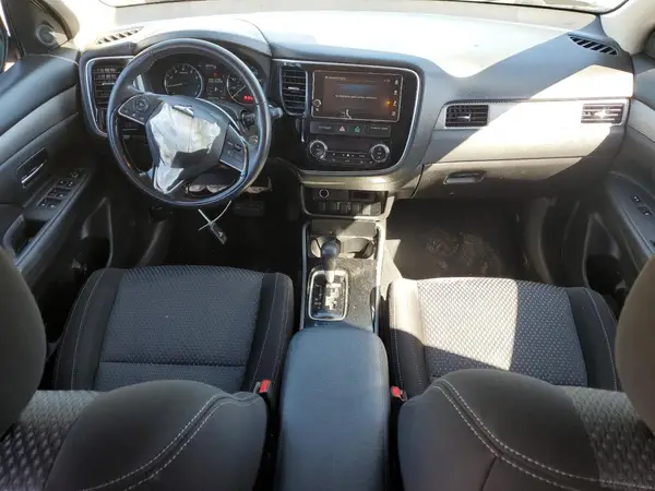 JA4AZ3A30JZ005193 2018 MITSUBISHI OUTLANDER - Image 8