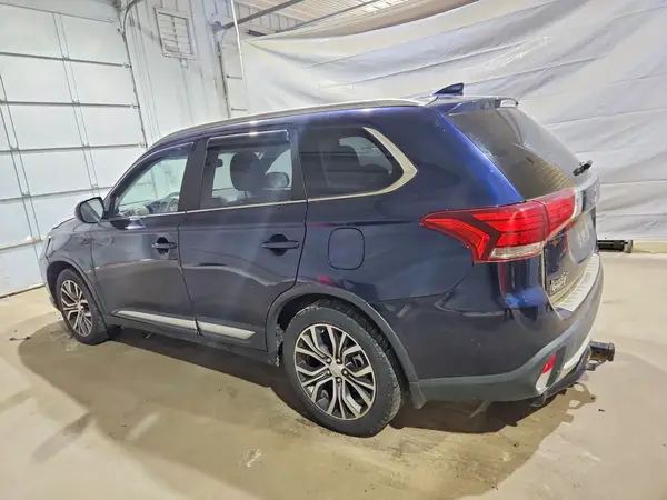 JA4AZ3A30JZ010894 2018 MITSUBISHI OUTLANDER - Image 2