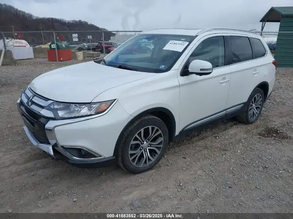 JA4AZ3A30JZ012449 2018 MITSUBISHI OUTLANDER - Image 2