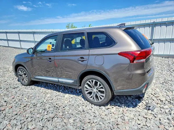 JA4AZ3A30JZ013231 2018 MITSUBISHI OUTLANDER - Image 2