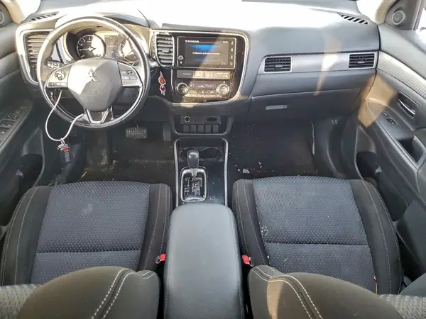 JA4AZ3A30JZ013245 2018 MITSUBISHI OUTLANDER - Image 8