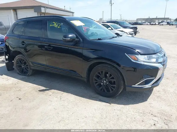 JA4AZ3A30JZ023869 2018 MITSUBISHI OUTLANDER - Image 1