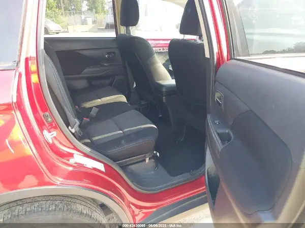 JA4AZ3A30JZ024441 2018 MITSUBISHI OUTLANDER - Image 8