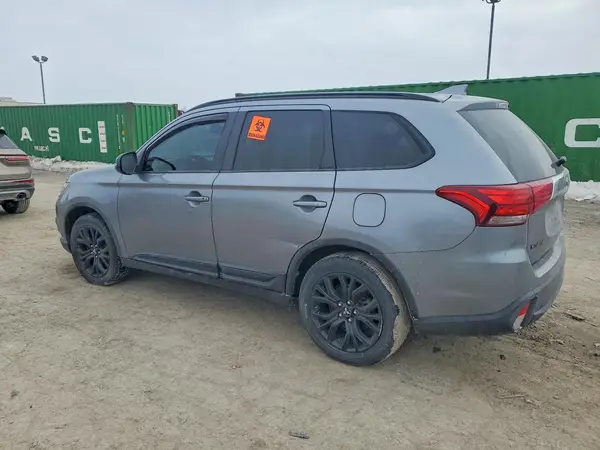 JA4AZ3A30JZ026089 2018 MITSUBISHI OUTLANDER - Image 2