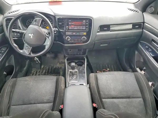 JA4AZ3A30JZ026089 2018 MITSUBISHI OUTLANDER - Image 8