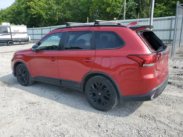 JA4AZ3A30JZ027954 2018 MITSUBISHI OUTLANDER - Image 2