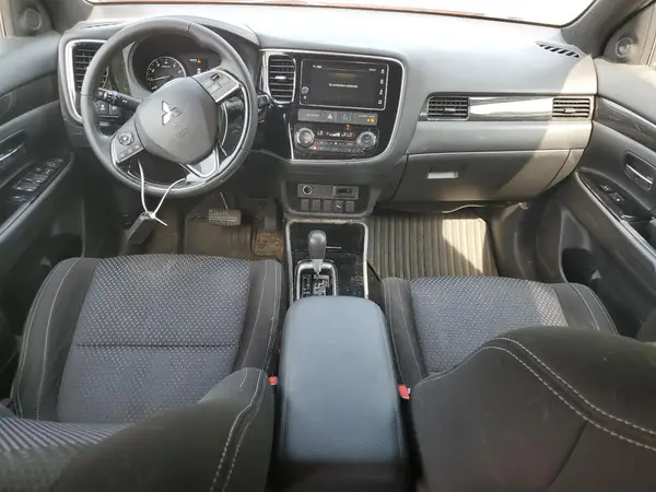 JA4AZ3A30JZ027954 2018 MITSUBISHI OUTLANDER - Image 8