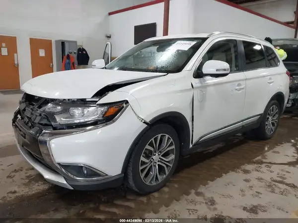 JA4AZ3A30JZ034869 2018 MITSUBISHI OUTLANDER - Image 2