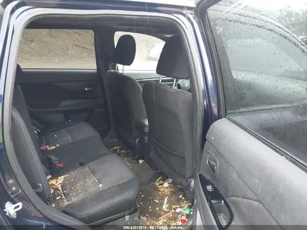 JA4AZ3A30JZ035648 2018 MITSUBISHI OUTLANDER - Image 8