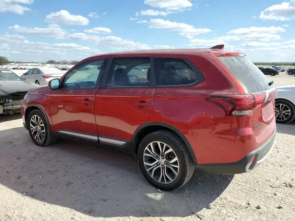JA4AZ3A30JZ036525 2018 MITSUBISHI OUTLANDER - Image 2