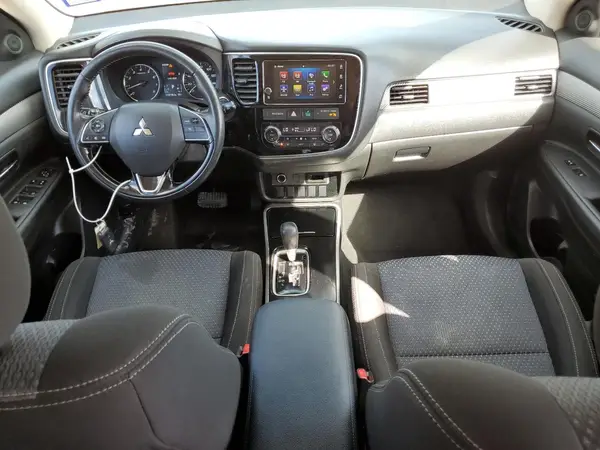 JA4AZ3A30JZ036525 2018 MITSUBISHI OUTLANDER - Image 8