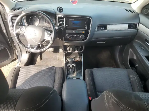 JA4AZ3A30JZ038498 2018 MITSUBISHI OUTLANDER - Image 8