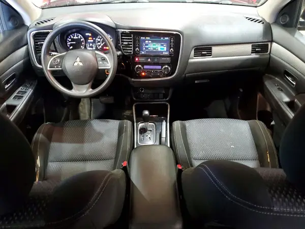 JA4AZ3A30JZ041434 2018 MITSUBISHI OUTLANDER - Image 8