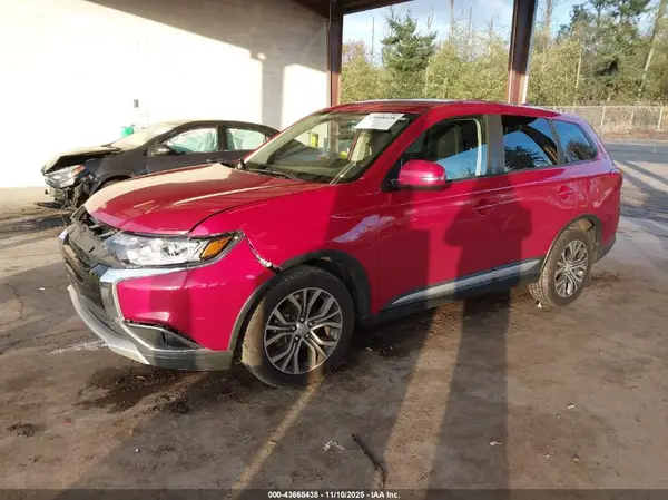 JA4AZ3A30JZ041613 2018 MITSUBISHI OUTLANDER - Image 2