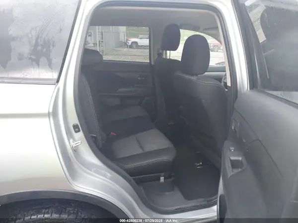 JA4AZ3A30JZ041644 2018 MITSUBISHI OUTLANDER - Image 8
