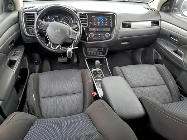JA4AZ3A30JZ042616 2018 MITSUBISHI OUTLANDER - Image 8