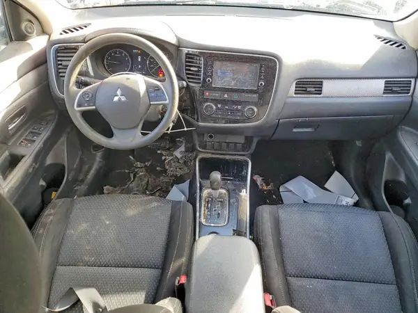 JA4AZ3A30JZ042972 2018 MITSUBISHI OUTLANDER - Image 8