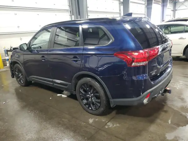 JA4AZ3A30JZ046486 2018 MITSUBISHI OUTLANDER - Image 2