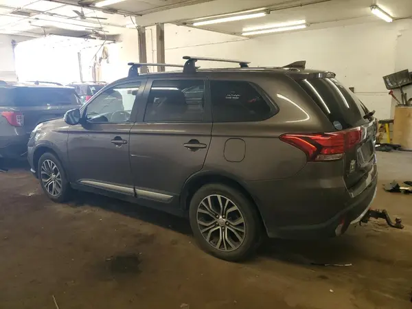 JA4AZ3A30JZ049937 2018 MITSUBISHI OUTLANDER - Image 2