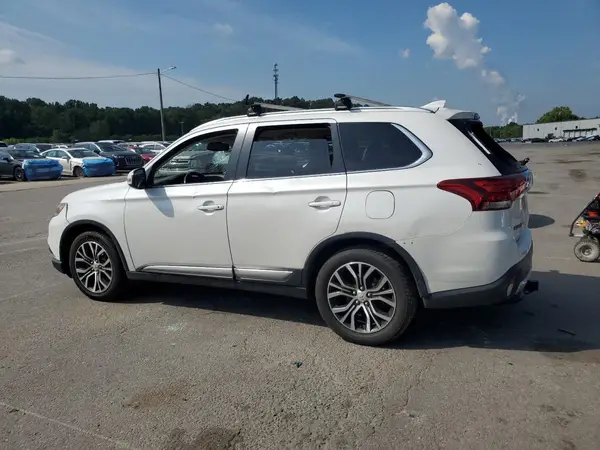 JA4AZ3A30JZ056886 2018 MITSUBISHI OUTLANDER - Image 2
