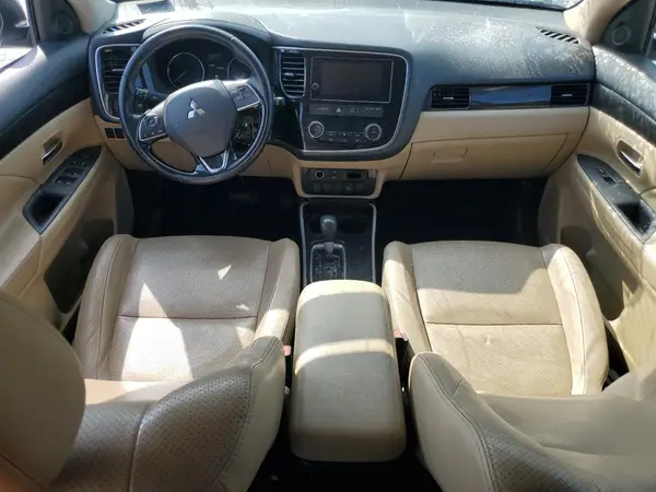JA4AZ3A30JZ056886 2018 MITSUBISHI OUTLANDER - Image 8