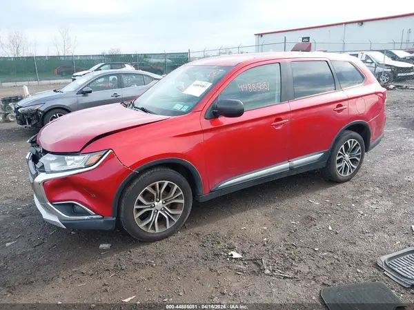 JA4AZ3A30JZ056998 2018 MITSUBISHI OUTLANDER - Image 2