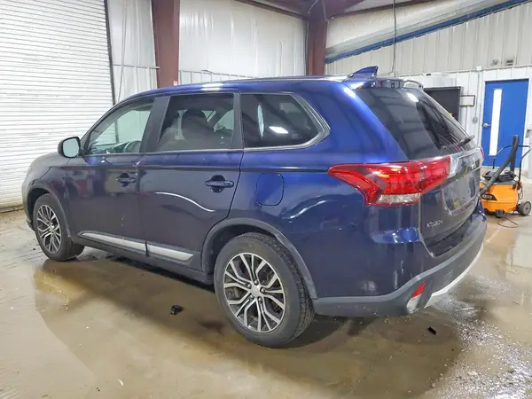 JA4AZ3A30JZ057603 2018 MITSUBISHI OUTLANDER - Image 2